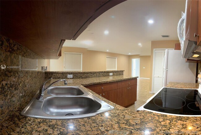 Foto del edificio - 420 NW 51st St