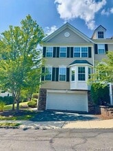 Building Photo - 115 Barr Ln