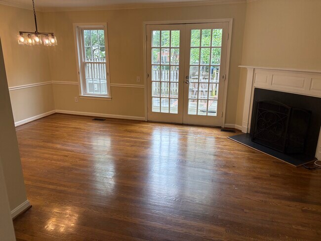 Foto del edificio - 1329 Chetworth Ct