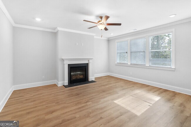 Building Photo - 520 Cunninghame Ct