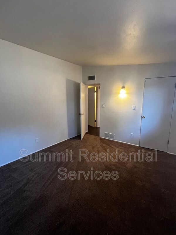 Building Photo - 1239 E Drachman St