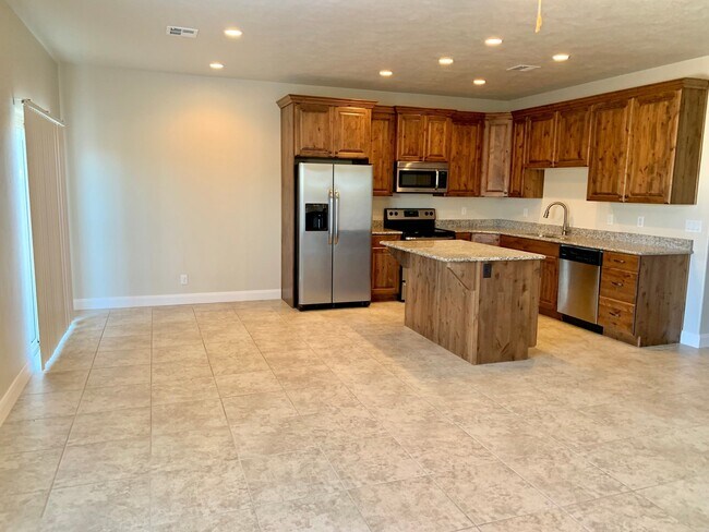 Building Photo - 3-BR/2-BA Townhome in Santa Clara