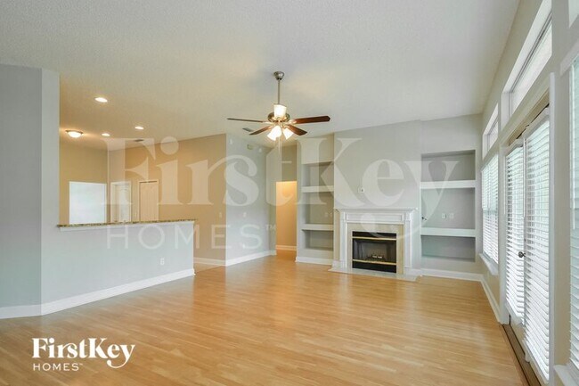 Building Photo - 112 Glen Oaks Dr