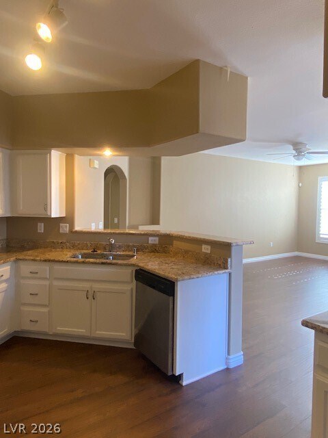 Building Photo - 3975 N Hualapai Way