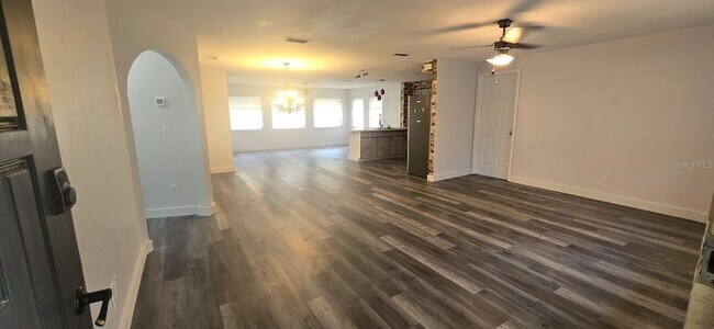 Foto del edificio - 1174 Victoria Ave