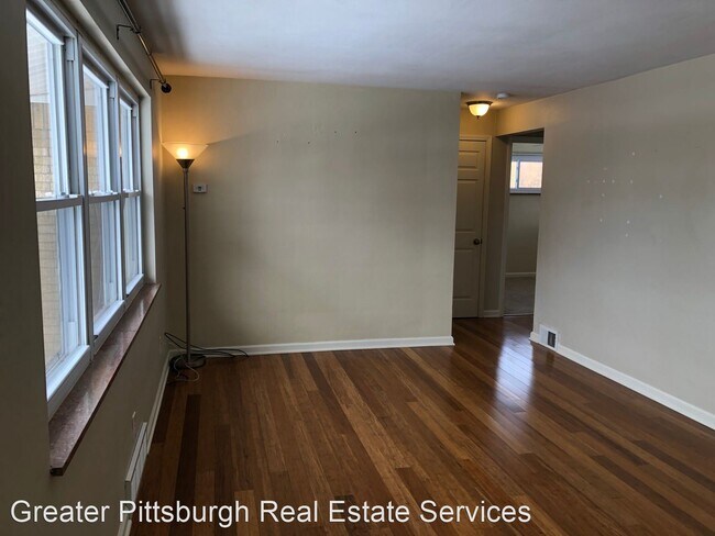 Building Photo - 2 br, 1 bath House - 752 Garlow Blvd.