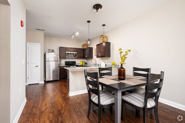 1HAB, 1BA - 803 ft² - Comedor - BONTERRA APARTMENTS