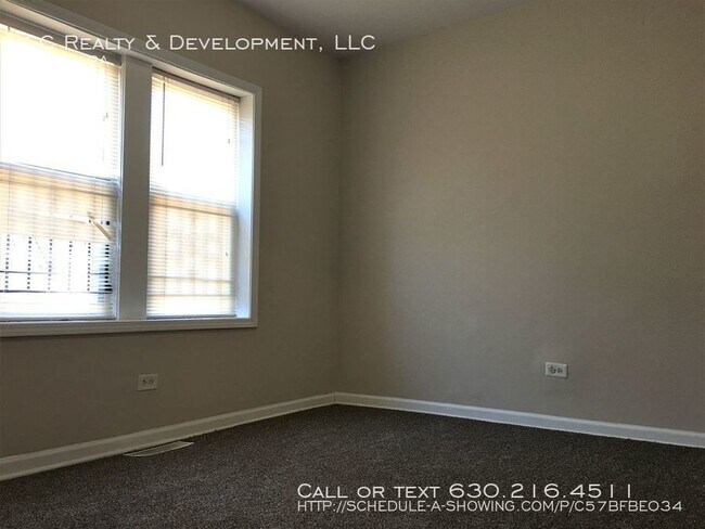 Building Photo - 9016 S Justine St
