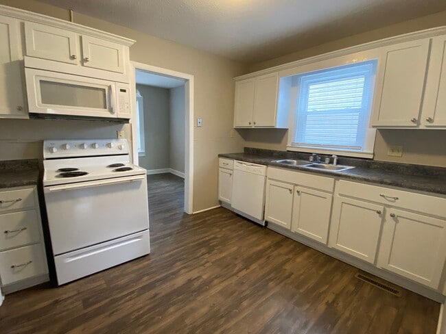 Building Photo - 2 Bed 1 Bath in the Delaware Area