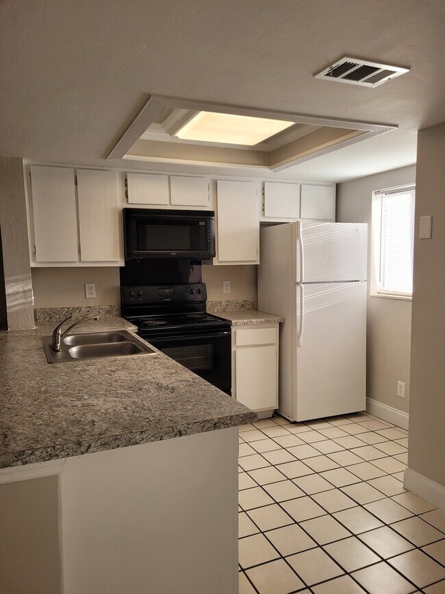 Foto del edificio - CUTE 2 BR CONDO NEAR I-20 AND WASHINGTON RD