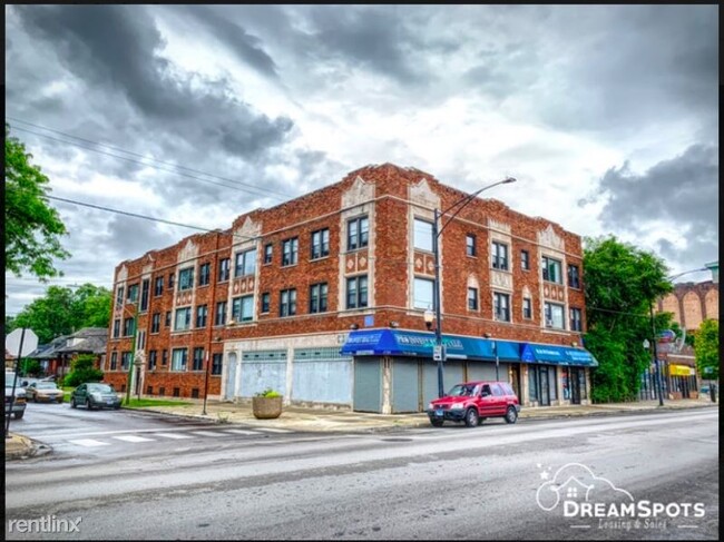 Building Photo - 7910 S Ridgeland Ave