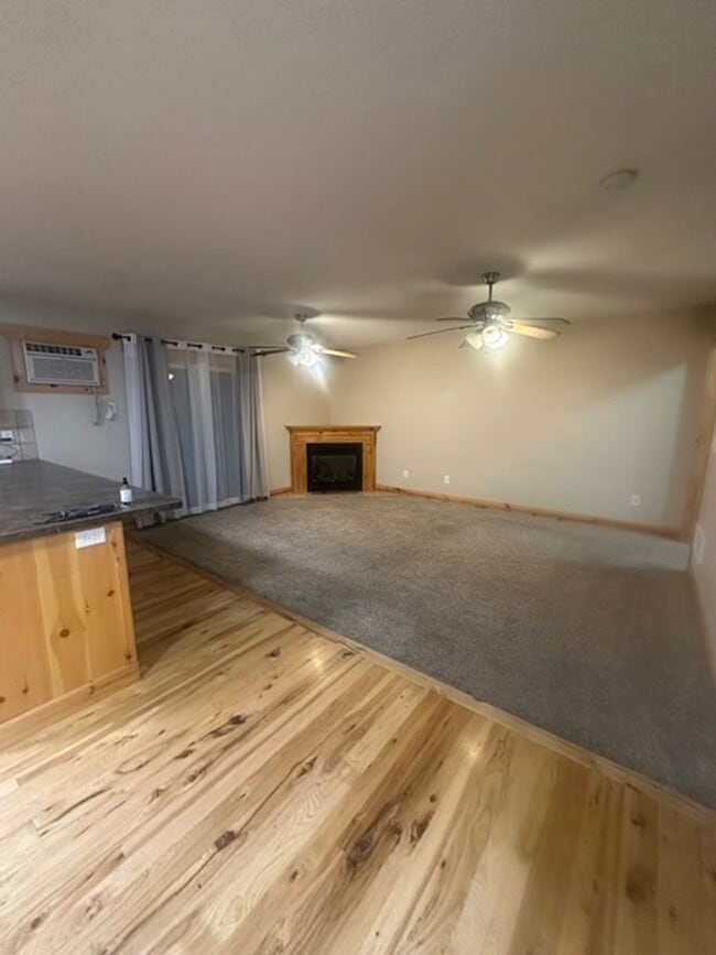 Building Photo - 1602 Honeysuckle Loop