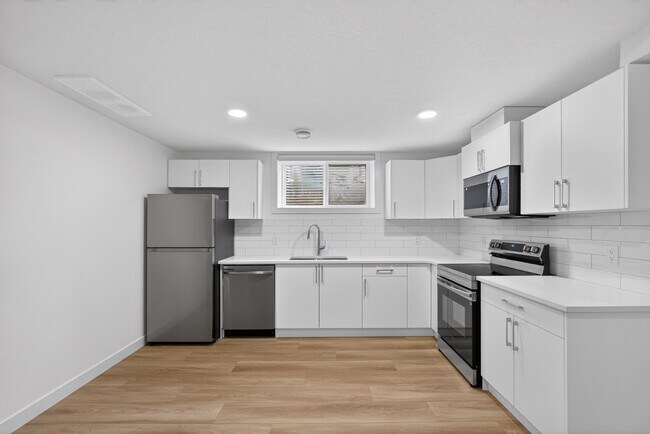 Photo du bâtiment - 30 Renwyck Pl