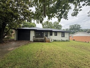Building Photo - 136 N Crown Point Dr