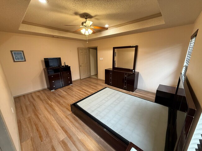 Foto del edificio - 6305 Courtside Dr