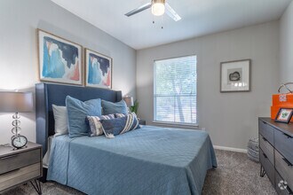 1BR, 1BA - 669SF - Breakers at Windmill Lakes