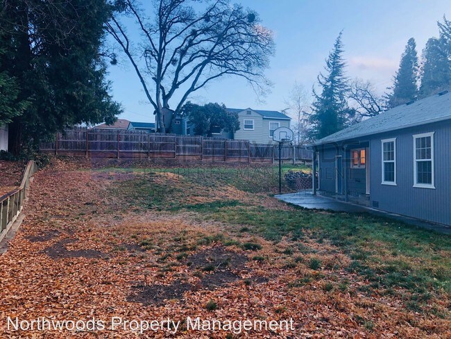 Building Photo - 2 br, 1 bath House - 115 Highland Dr