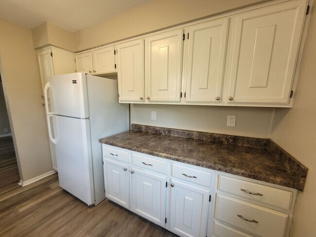 Foto del edificio - Cozy two bedroom home, pet friendly!