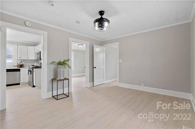 Building Photo - 2 Bedroom Home in Salisbury