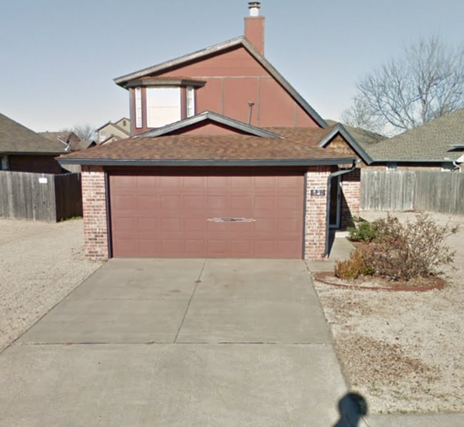Building Photo - 3 Bed 2 Bath in Moore School District!