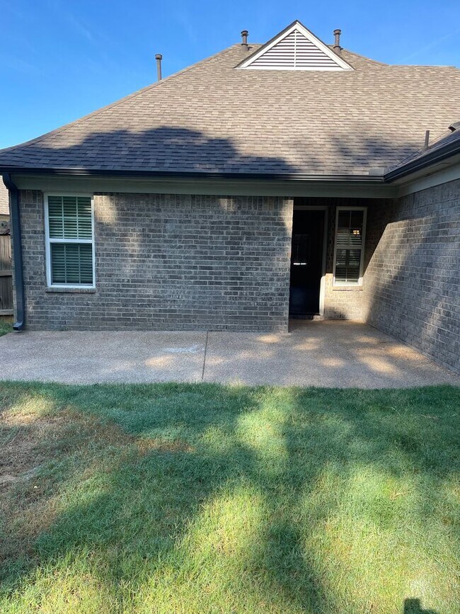 Building Photo - North Cherry Hill 132