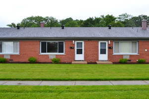 Primary Photo - 1 E Hickory Dr