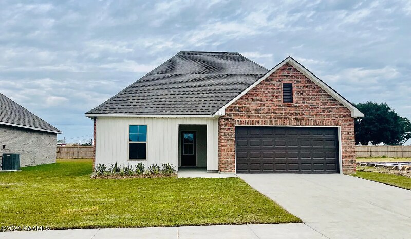Primary Photo - 110 Nandina Dr