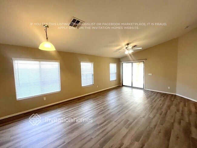 Foto del edificio - 18443 W Mission Ln