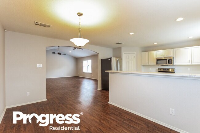 Building Photo - 5005 Whisper Cove