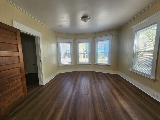 Foto del edificio - 722 Winchester Ave
