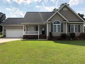 Building Photo - 135 Adler Ln