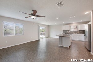 Foto del edificio - 10102 Relic Oaks
