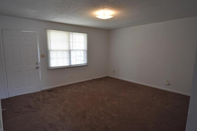 Building Photo - 3 bedroom in Goldsboro NC 27534