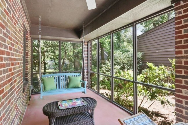 Foto del edificio - 1079 E Clifton Rd NE