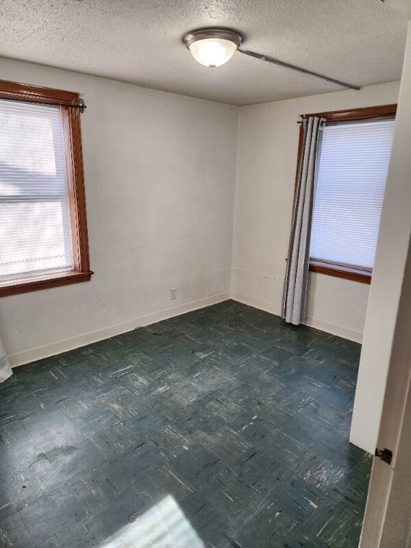 Building Photo - 701 5th Ave N