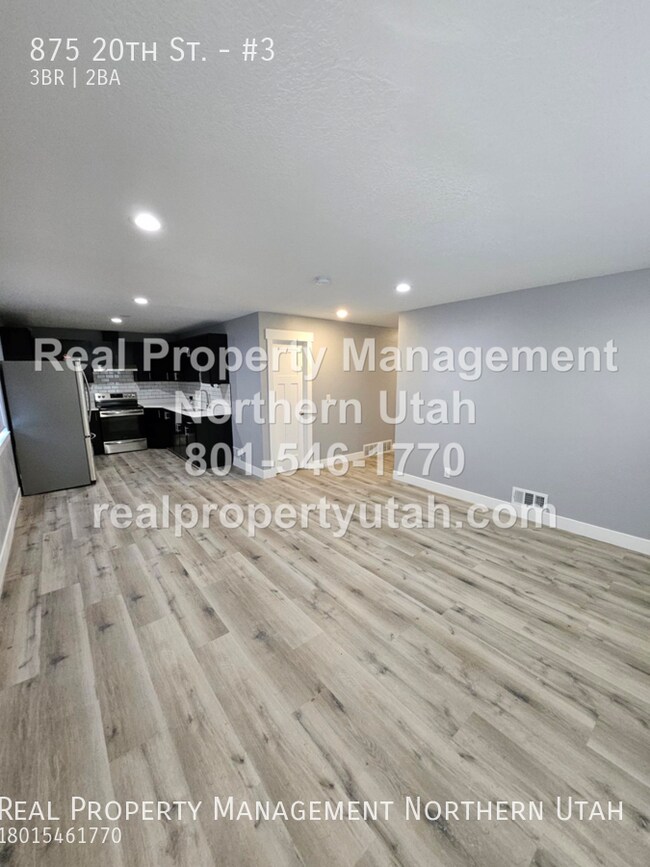 Building Photo - 3 Bedroom 2 Bath Ogden Triplex