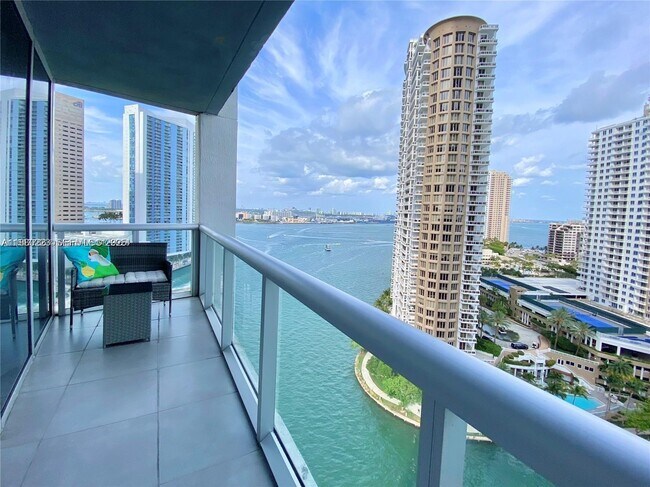 Foto del edificio - 465 Brickell Ave