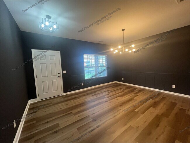 Building Photo - 14334 Lunenburg Ln
