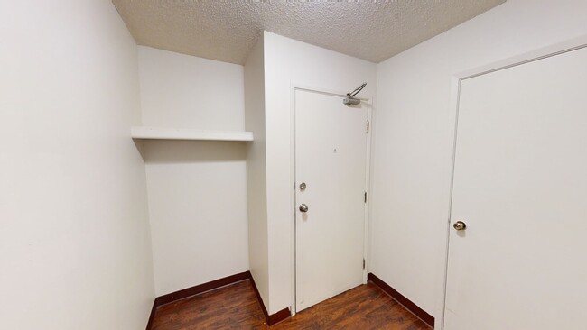 Building Photo - 9515-9100 100 Ave.