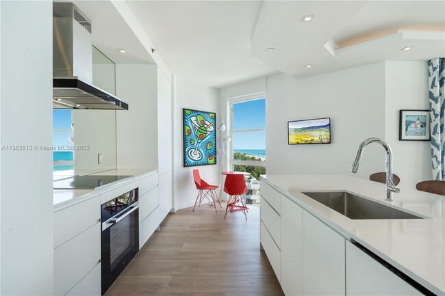 Building Photo - 4201 Collins Ave