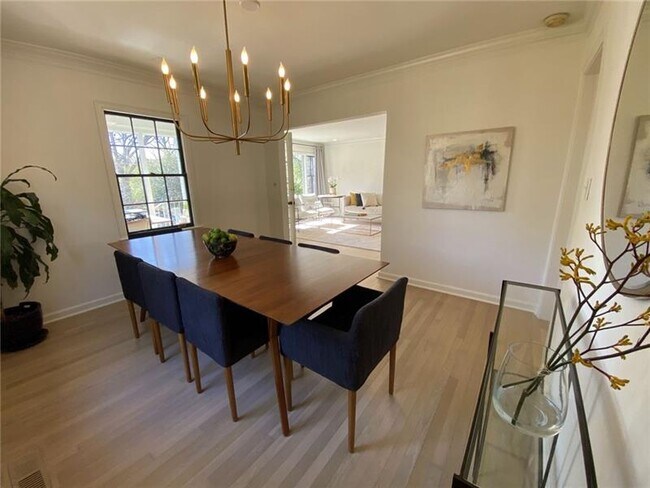 Building Photo - 143 Pinecrest Ave