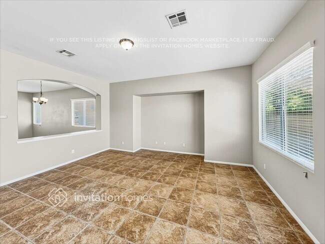 Foto del edificio - 7855 Mohican Canyon St