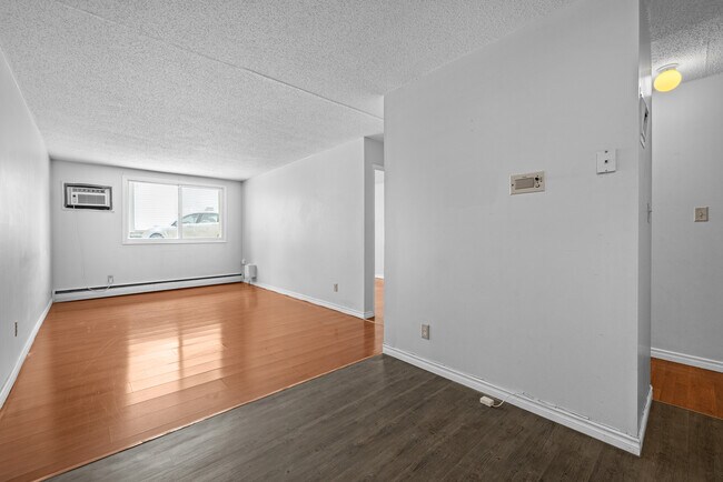 Building Photo - 2116 Rose St