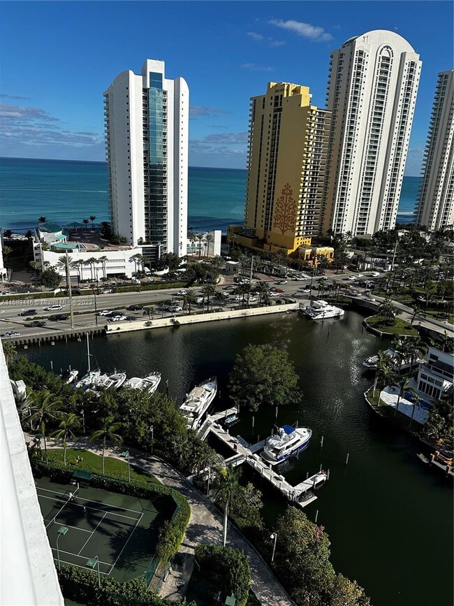 Foto del edificio - 16400 Collins Ave