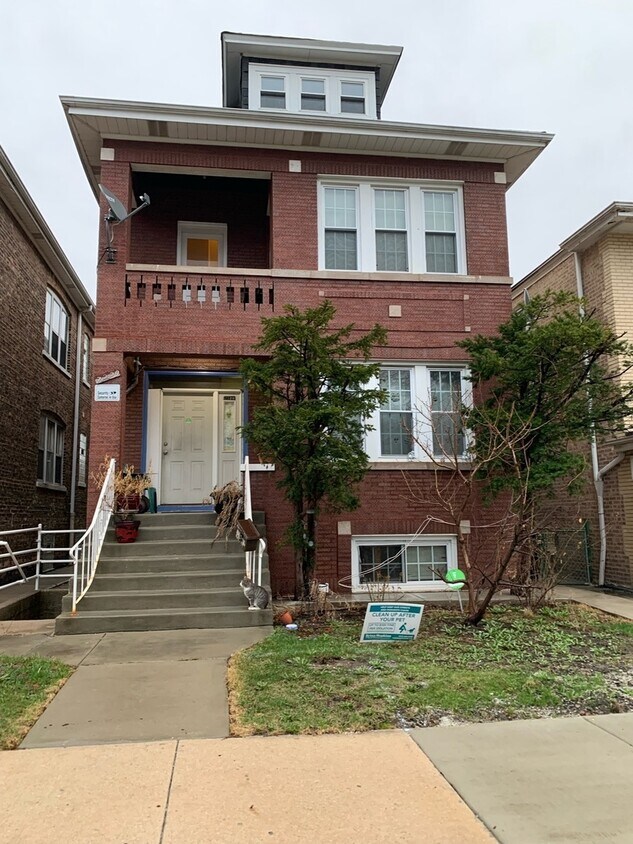 7229 S California Ave Unit 2, Chicago, IL 60629 Condo for Rent in Chicago, IL