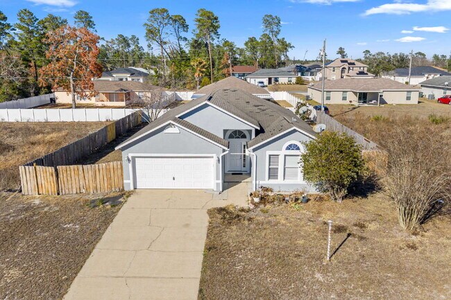 Foto del edificio - Spacious 3BR Home with Tile Floors & Spa-Like Primary Suite – Marion Oaks