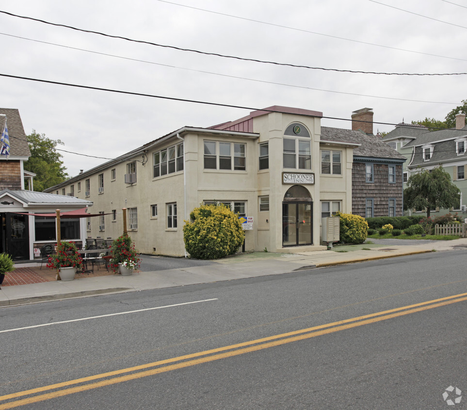 Building Photo - 109 E Savannah Rd