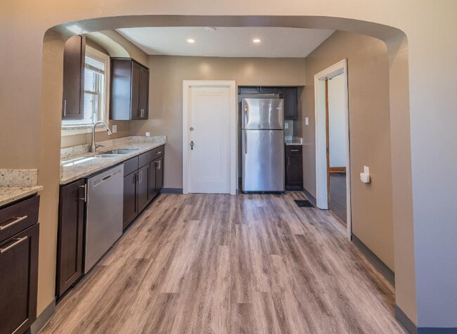 Building Photo - 732 E Mithoff St