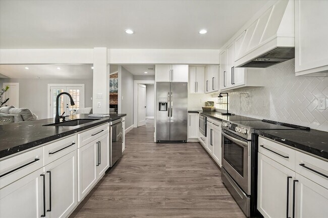 Foto del edificio - 4715 Braesvalley Dr
