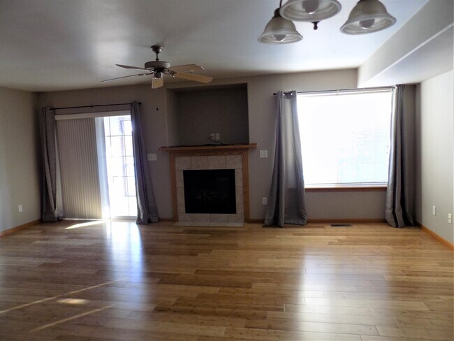 Foto del edificio - Large 3bedroom/2.5 bath Iowa City Townhouse